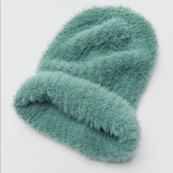 Urban Outfitters Wren Fuzzy Beanie Winter Hat - Picture 2 of 6